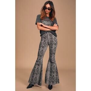 We The Free Just Float On Snake Print Flare Jeans Size 26 Boho Retro 70s Style